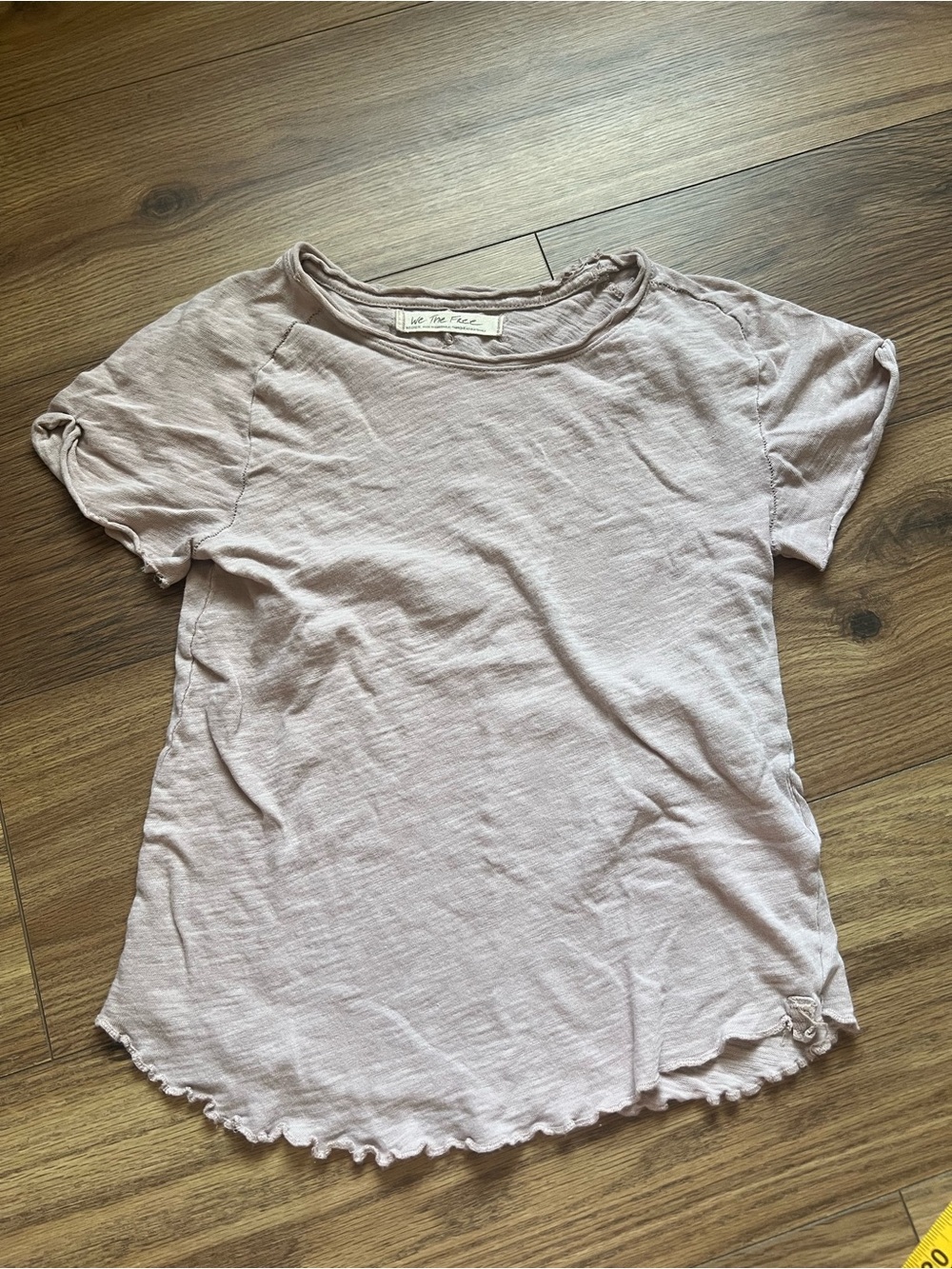 We The Free Free People Mauve Sonnet Distressed Raw Lettuce Hem Tee M